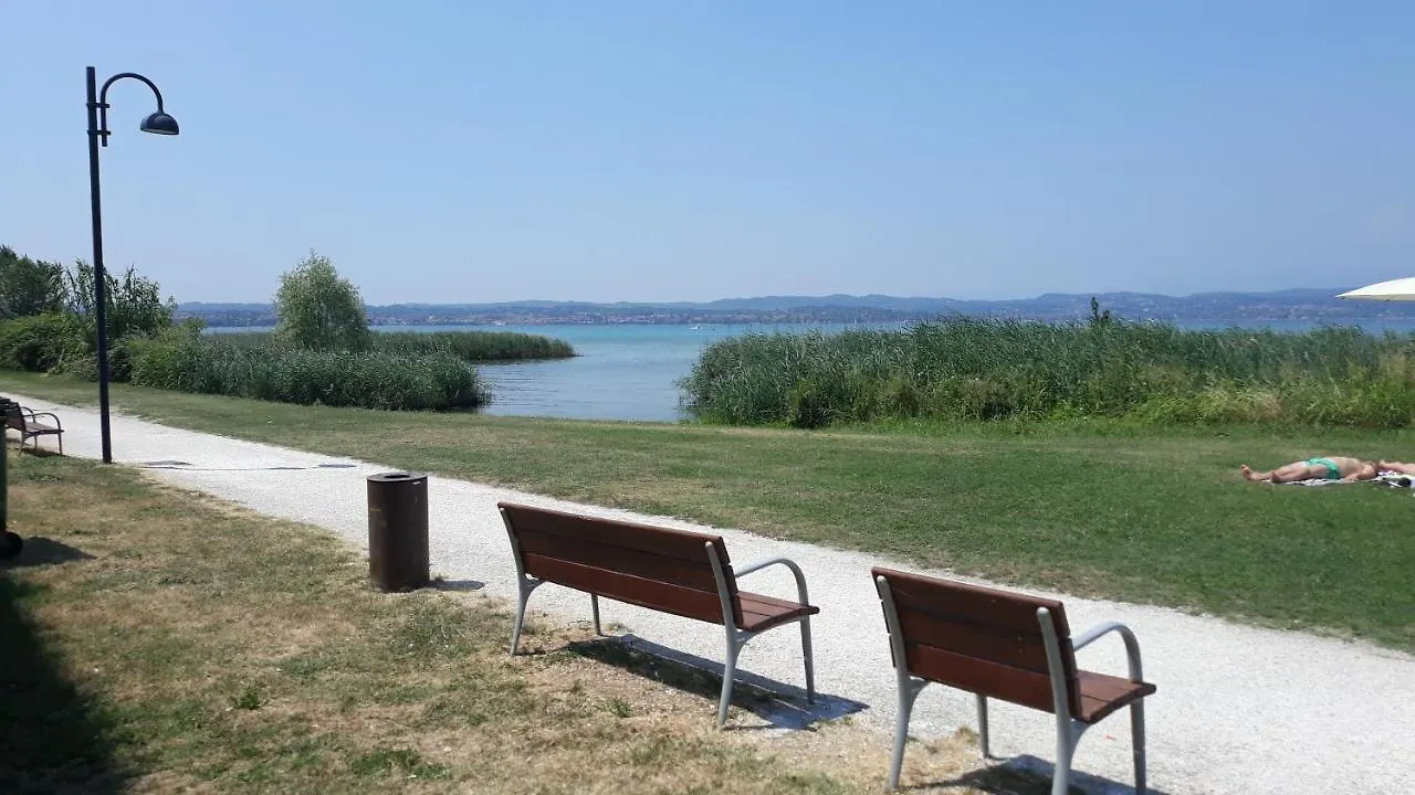 Villa Ida - 2 Bedrooms Apartment With Private Garden Sirmione Itália