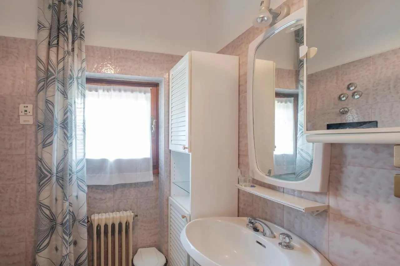 Villa Ida - 2 Bedrooms Apartment With Private Garden Sirmione 0*,  Olaszország