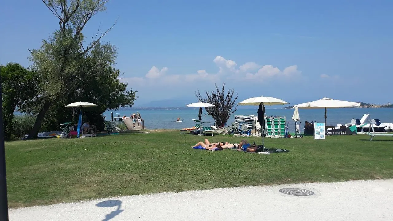 Villa Ida - 2 Bedrooms Apartment With Private Garden Sirmione